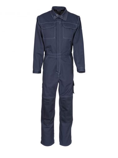 Boilersuit with kneepad pockets